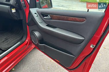 Хэтчбек Mercedes-Benz A-Class 2011 в 