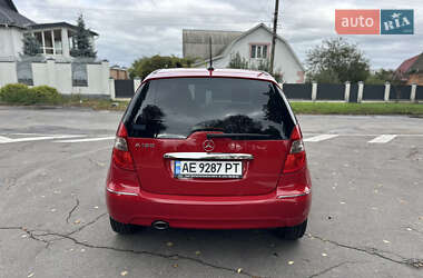 Хэтчбек Mercedes-Benz A-Class 2011 в 