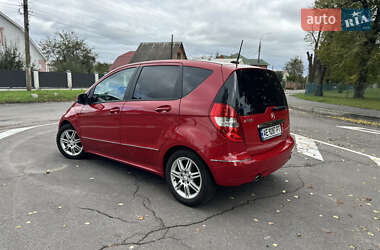 Хэтчбек Mercedes-Benz A-Class 2011 в 
