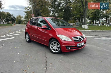 Хэтчбек Mercedes-Benz A-Class 2011 в 