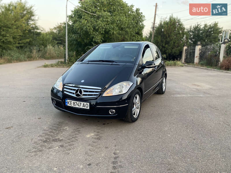 Хэтчбек Mercedes-Benz A-Class 2010 в Кривом Роге фото 2 Хэтчбек Mercedes-Benz A-Class 2010 в Кривом Роге