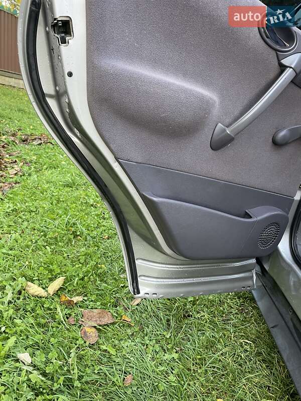 Хэтчбек Mercedes-Benz A-Class 1999 в Бориславе фото 11 Хэтчбек Mercedes-Benz A-Class 1999 в Бориславе