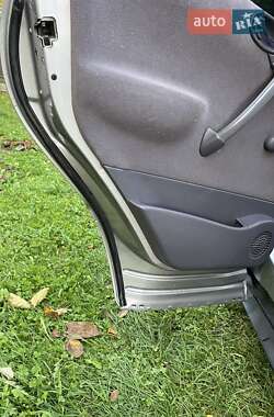 Хэтчбек Mercedes-Benz A-Class 1999 в  фото 11 Хэтчбек Mercedes-Benz A-Class 1999 в