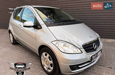 Хэтчбек Mercedes-Benz A-Class 2011 в 
