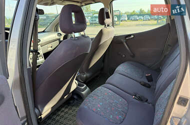 Хетчбек Mercedes-Benz A-Class 2000 в 