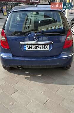Хэтчбек Mercedes-Benz A-Class 2009 в 