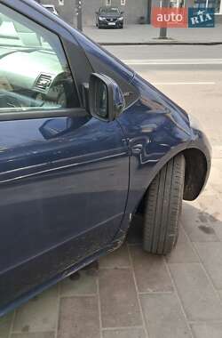 Хэтчбек Mercedes-Benz A-Class 2009 в 