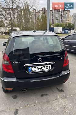 Хетчбек Mercedes-Benz A-Class 2010 в 