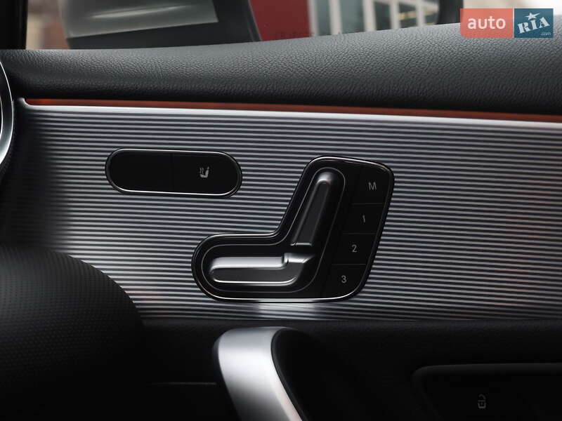 Седан Mercedes-Benz A-Class 2019 в Одессе