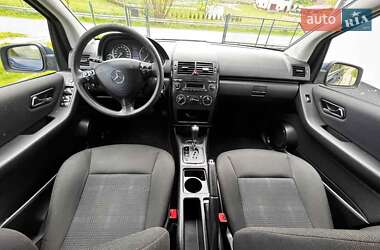 Хэтчбек Mercedes-Benz A-Class 2009 в 