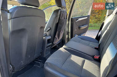 Хетчбек Mercedes-Benz A-Class 2004 в  фото 13 Хетчбек Mercedes-Benz A-Class 2004 в