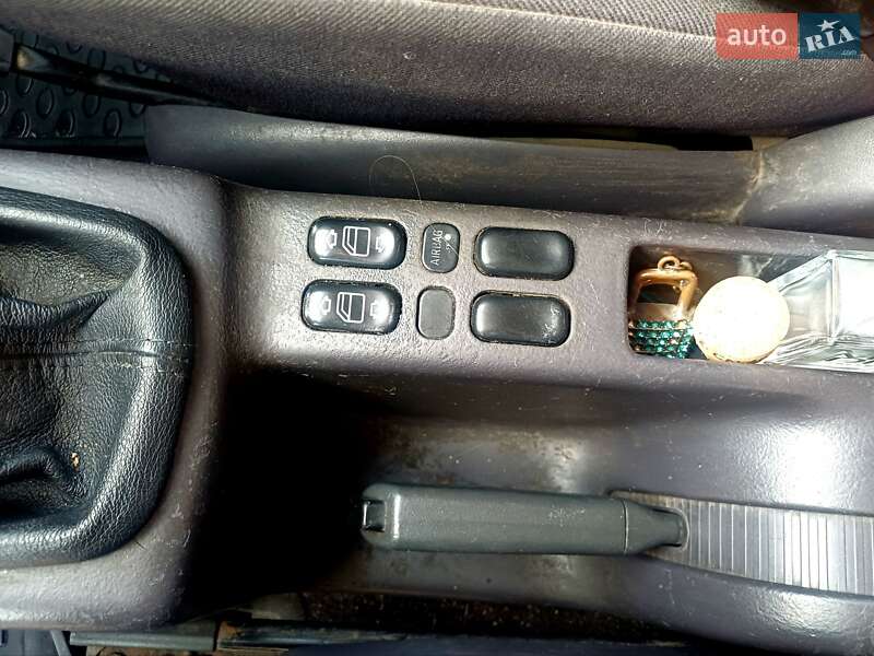 Хэтчбек Mercedes-Benz A-Class 2002 в Каменском фото 11 Хэтчбек Mercedes-Benz A-Class 2002 в Каменском