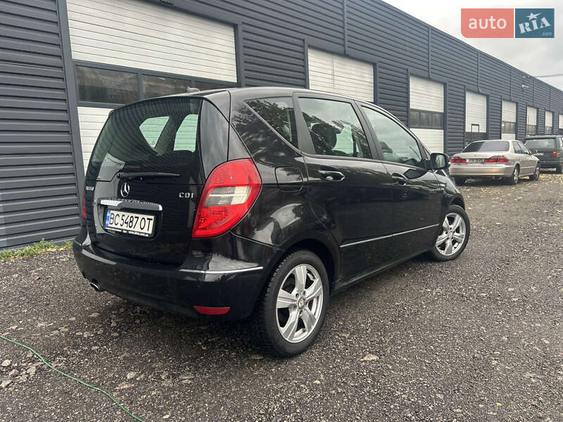 Хэтчбек Mercedes-Benz A-Class 2010 в Киеве фото 4 Хэтчбек Mercedes-Benz A-Class 2010 в Киеве
