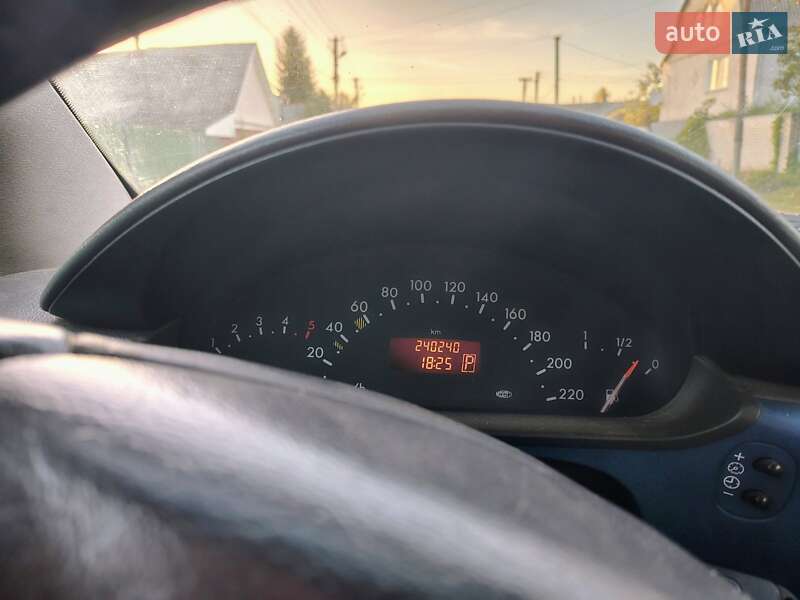 Хетчбек Mercedes-Benz A-Class 2003 в Черняхові фото 15 Хетчбек Mercedes-Benz A-Class 2003 в Черняхові