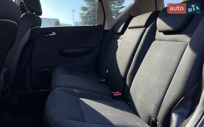 Хетчбек Mercedes-Benz A-Class 2010 в Львові фото 21 Хетчбек Mercedes-Benz A-Class 2010 в Львові