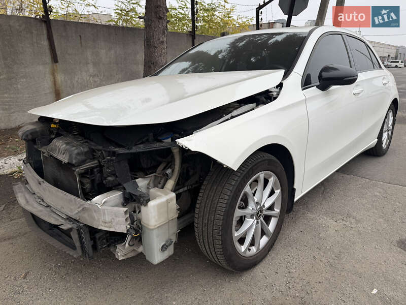 Хетчбек Mercedes-Benz A-Class 2018 в Дніпрі