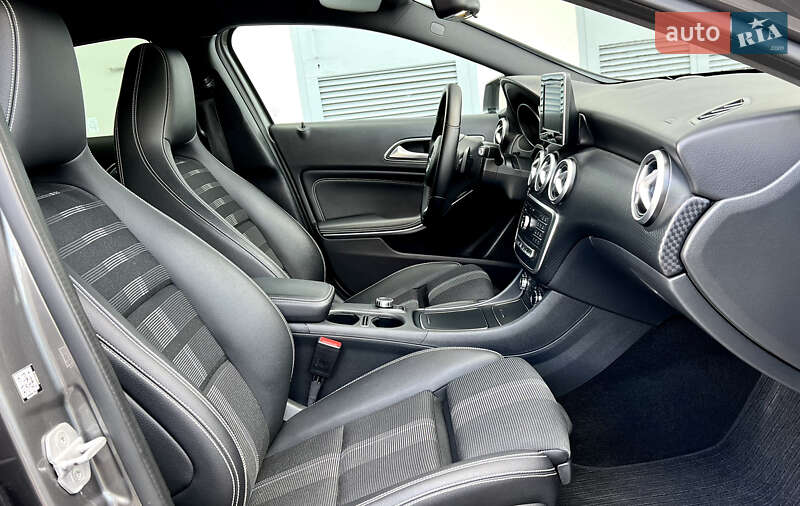 Хетчбек Mercedes-Benz A-Class 2017 в Звягелі