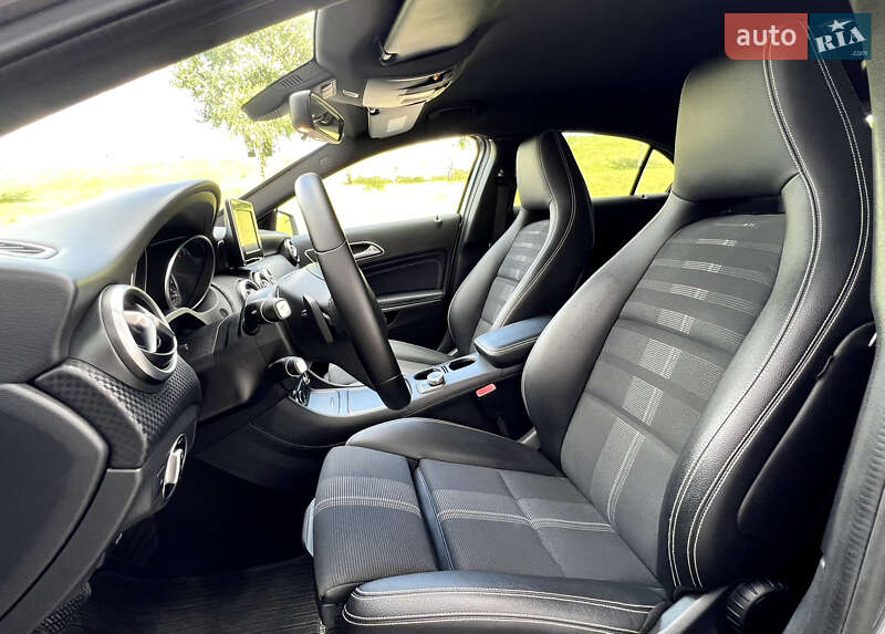 Хетчбек Mercedes-Benz A-Class 2017 в Звягелі