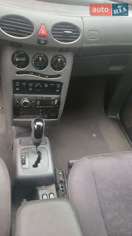 Хэтчбек Mercedes-Benz A-Class 1999 в Костополе фото 7 Хэтчбек Mercedes-Benz A-Class 1999 в Костополе
