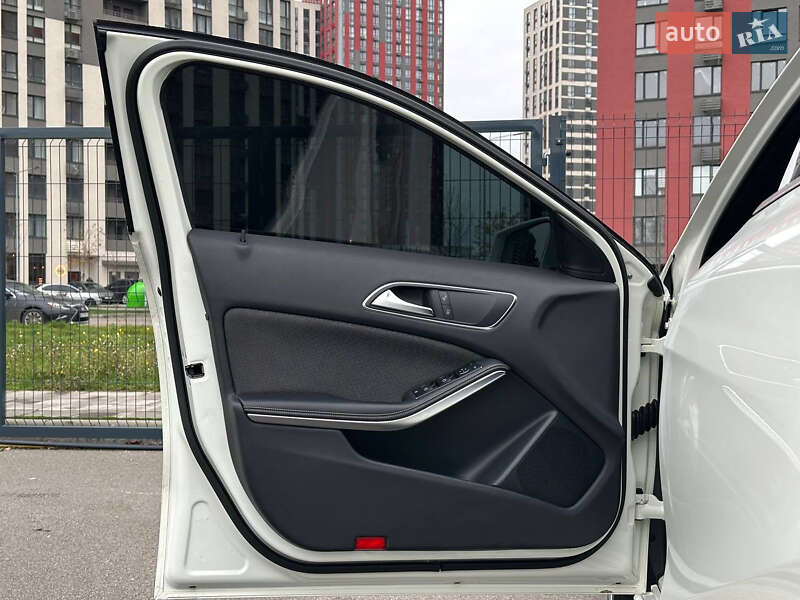 Хетчбек Mercedes-Benz A-Class 2012 в Києві фото 36 Хетчбек Mercedes-Benz A-Class 2012 в Києві