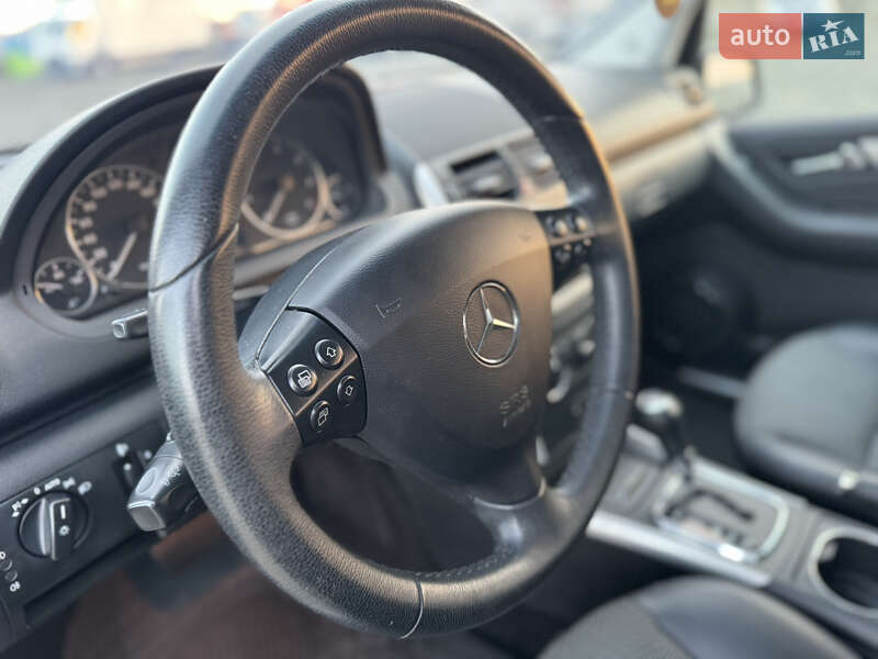 Хэтчбек Mercedes-Benz A-Class 2011 в Луцке фото 22 Хэтчбек Mercedes-Benz A-Class 2011 в Луцке