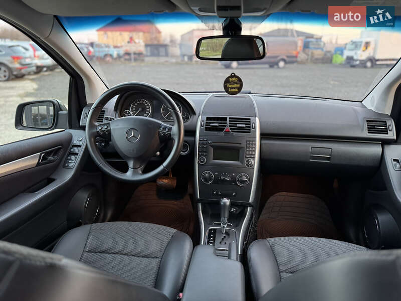 Хэтчбек Mercedes-Benz A-Class 2011 в Луцке фото 27 Хэтчбек Mercedes-Benz A-Class 2011 в Луцке