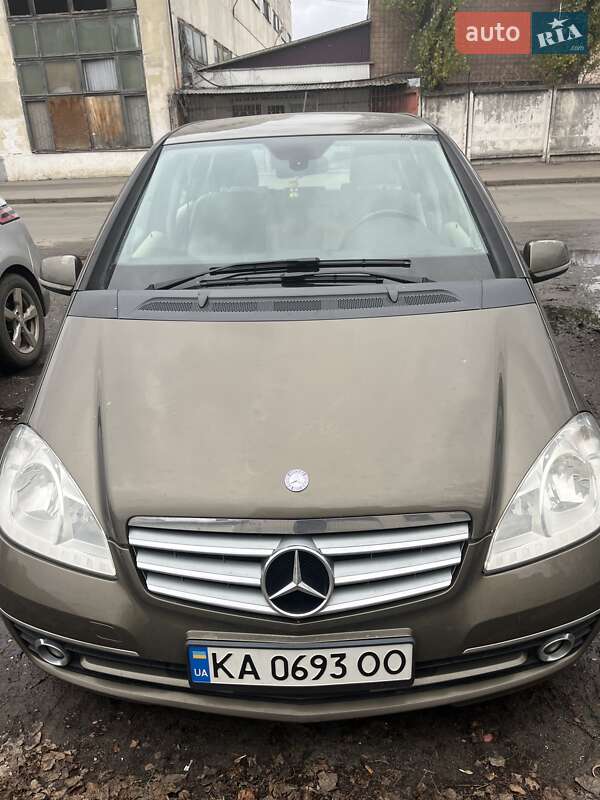 Хэтчбек Mercedes-Benz A-Class 2012 в Киеве