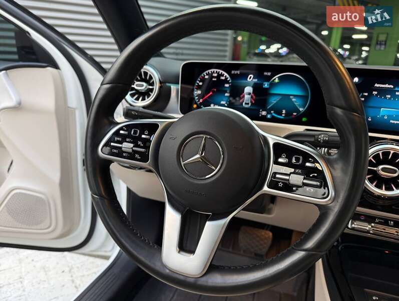 Седан Mercedes-Benz A-Class 2020 в Киеве