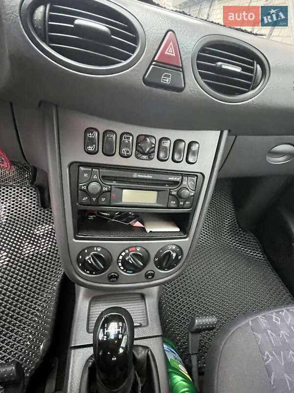 Хэтчбек Mercedes-Benz A-Class 2001 в Житомире фото 15 Хэтчбек Mercedes-Benz A-Class 2001 в Житомире