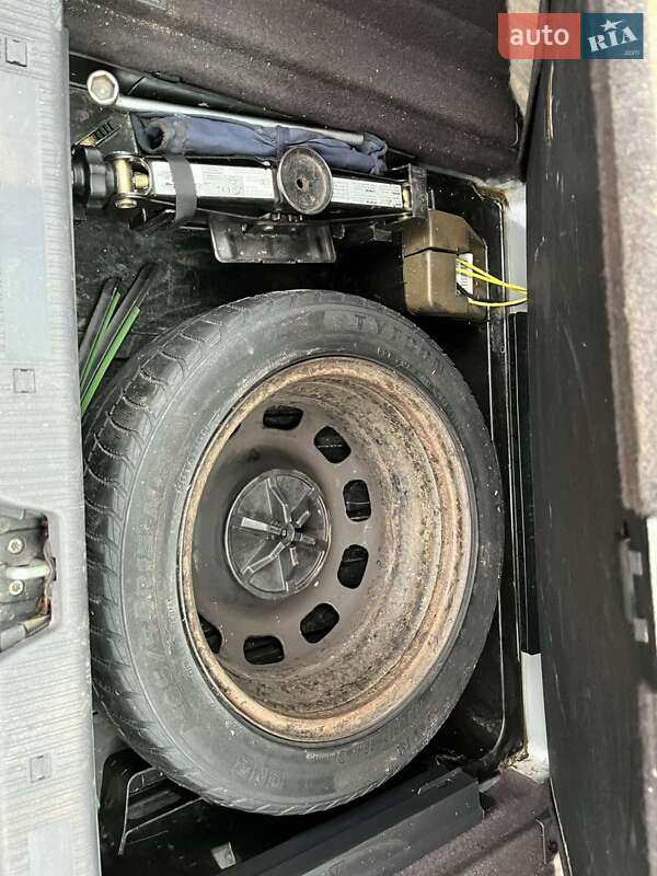 Хэтчбек Mercedes-Benz A-Class 2001 в Житомире фото 24 Хэтчбек Mercedes-Benz A-Class 2001 в Житомире