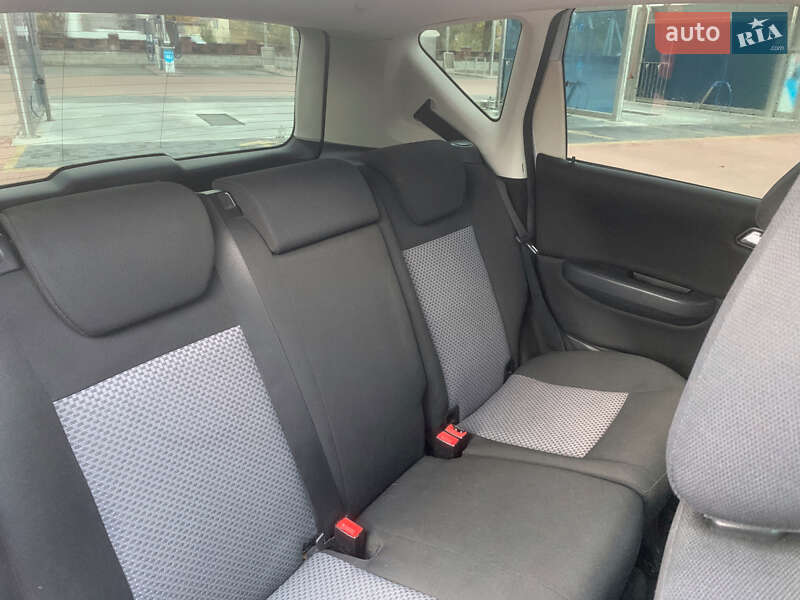 Хэтчбек Mercedes-Benz A-Class 2008 в Ровно фото 7 Хэтчбек Mercedes-Benz A-Class 2008 в Ровно