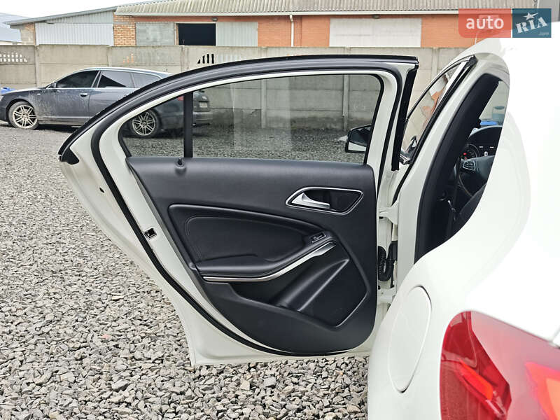 Хетчбек Mercedes-Benz A-Class 2016 в Луцьку
