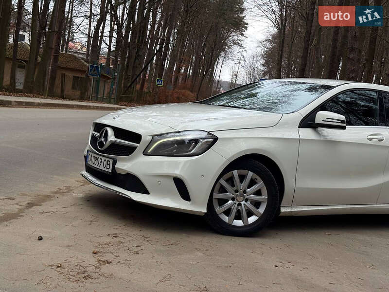 Хэтчбек Mercedes-Benz A-Class 2016 в Львове фото 10 Хэтчбек Mercedes-Benz A-Class 2016 в Львове