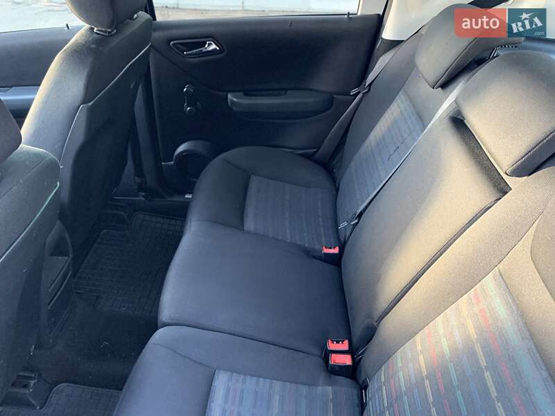 Хетчбек Mercedes-Benz A-Class 2005 в Києві фото 19 Хетчбек Mercedes-Benz A-Class 2005 в Києві