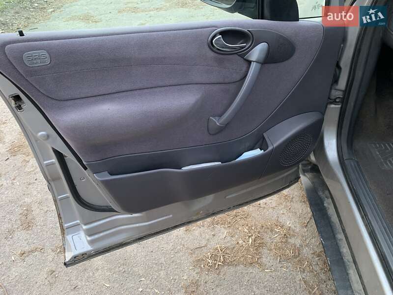 Хэтчбек Mercedes-Benz A-Class 2000 в Запорожье фото 9 Хэтчбек Mercedes-Benz A-Class 2000 в Запорожье