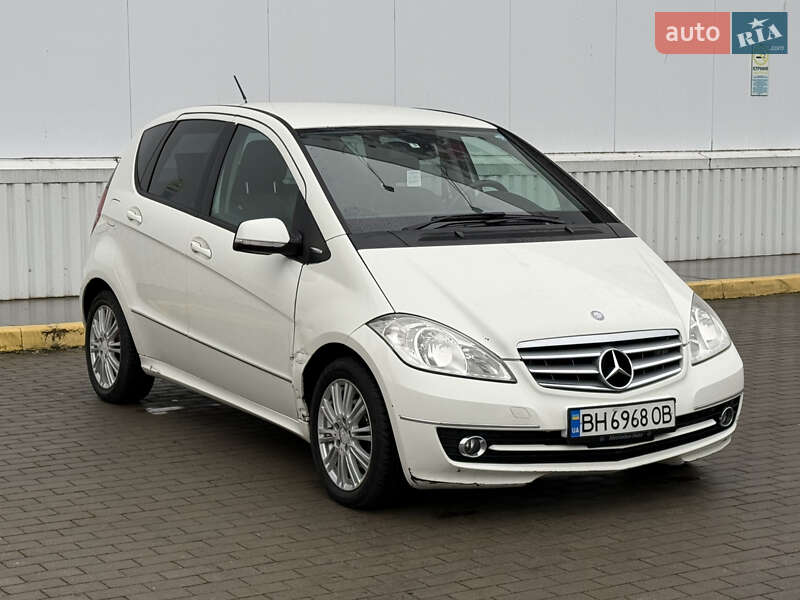Хэтчбек Mercedes-Benz A-Class 2011 в Одессе фото 4 Хэтчбек Mercedes-Benz A-Class 2011 в Одессе