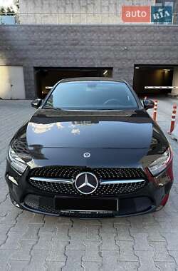 Седан Mercedes-Benz A-Class 2019 в Києві