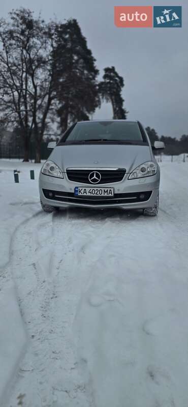 Mercedes-Benz A-Class 2011