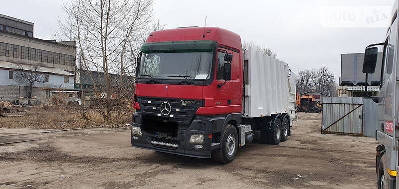 Мусоровоз Mercedes-Benz Actros 2004 в Киеве