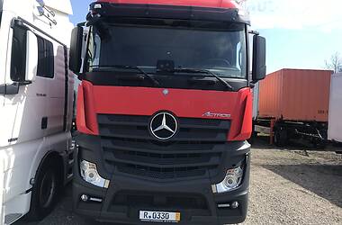 Тентованый Mercedes-Benz Actros 2017 в Черновцах