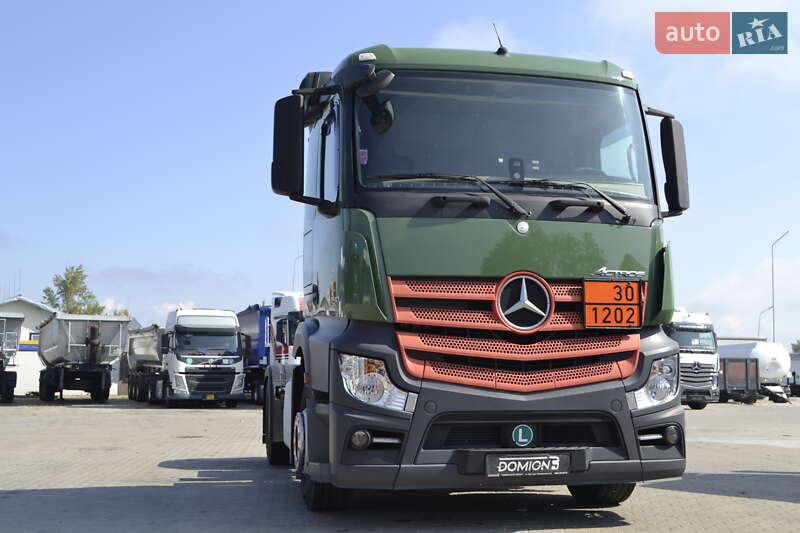 Тягач Mercedes-Benz Actros 2014 в Хусте