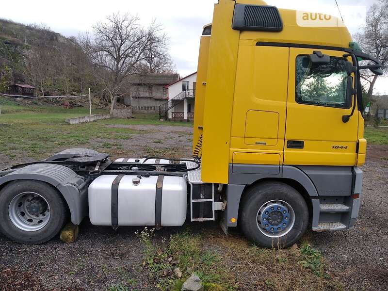 Тягач Mercedes-Benz Actros 2007 в Первомайске