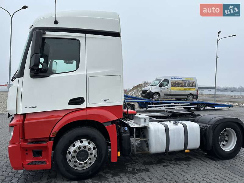 Тягач Mercedes-Benz Actros 2014 в Черновцах