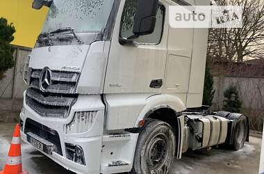 Тягач Mercedes-Benz Actros 2017 в 
