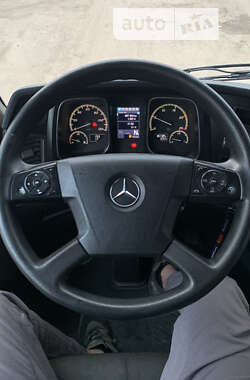 Контейнеровоз Mercedes-Benz Actros 2013 в Рівному