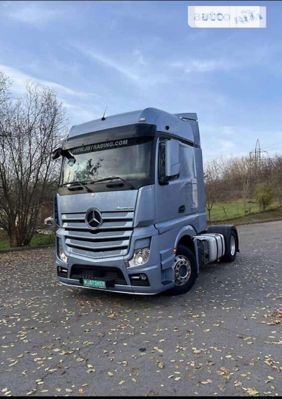 Тягач Mercedes-Benz Actros 2013 в Варве