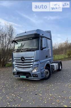 Тягач Mercedes-Benz Actros 2013 в Варве