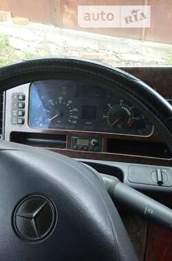 Грузовой фургон Mercedes-Benz Actros 2001 в Черновцах