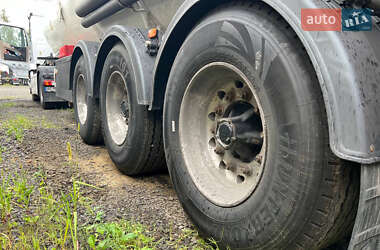 Бензовоз Mercedes-Benz Actros 2013 в 