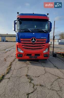 Тягач Mercedes-Benz Actros 2012 в 